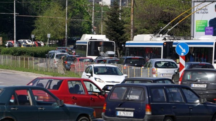 Големият ремонт на Аспаруховия мост ще продължи и есента