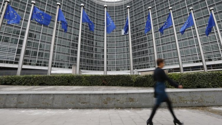 ЕК влезе в спора на БСП и ГЕРБ: Плащаме. Без малко…