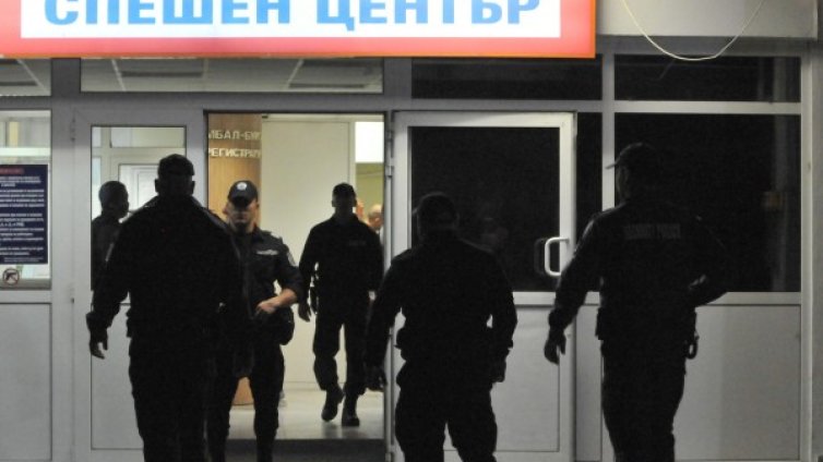 Митьо Очите е в съзнание, но остава в тежко състояние