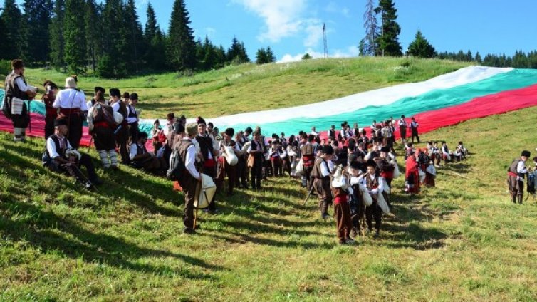 Лагер за 1200 палатки на Роженския събор