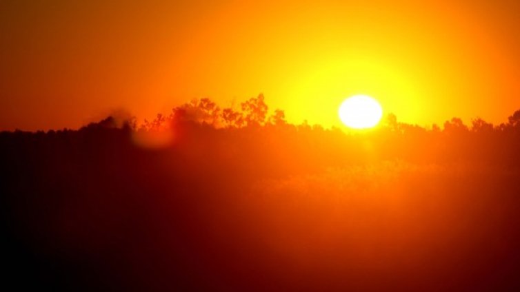 Слънчева сряда с горещите, летни 35&deg;С