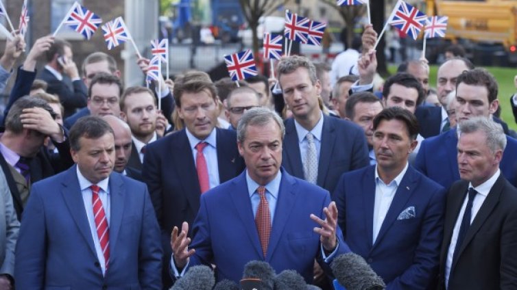 Фараж дава назад: Вотът &ndash; игра на демокрация