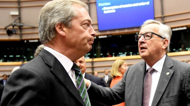 Освиркаха Найджъл Фараж в Европарламента