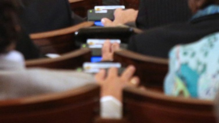 Опозицията: Антикорупционният закон е Гестапо!