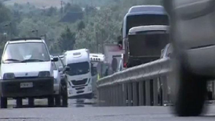 Километрични задръствания по пътя към Гърция
