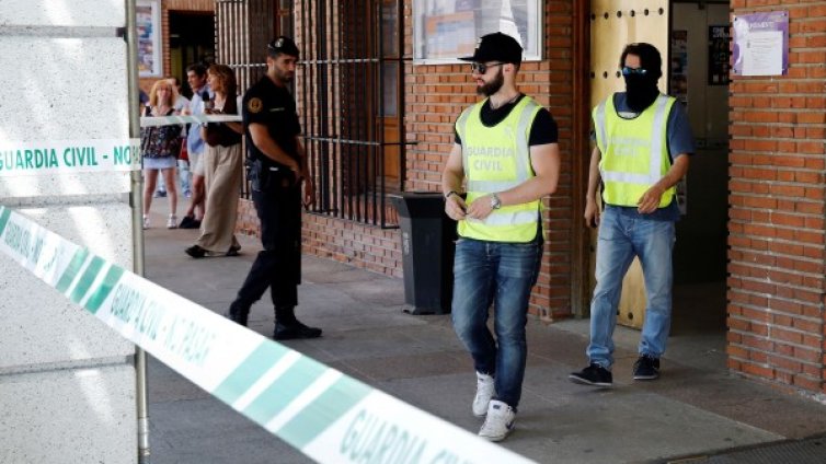 12 души са арестувани при 48 акции в Мадрид и Каталуния