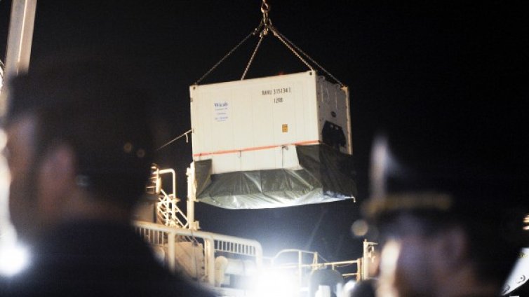 Имигранти звъннаха на полицията от контейнер