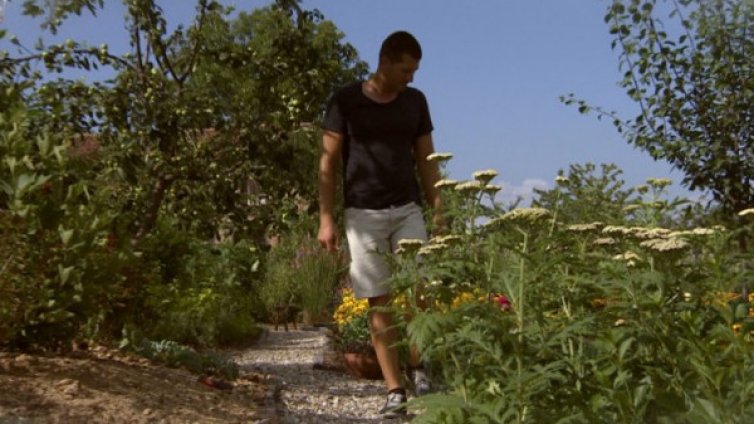 Мечтата, станала реалност: Пет континента - в градината на село