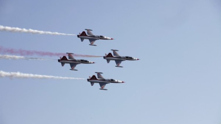 Турция стреля по 10 цели на "Ислямска държава"