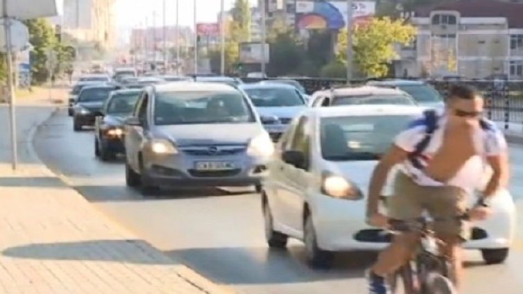 Бус лентата на "Малинов" – блокиращо безумие