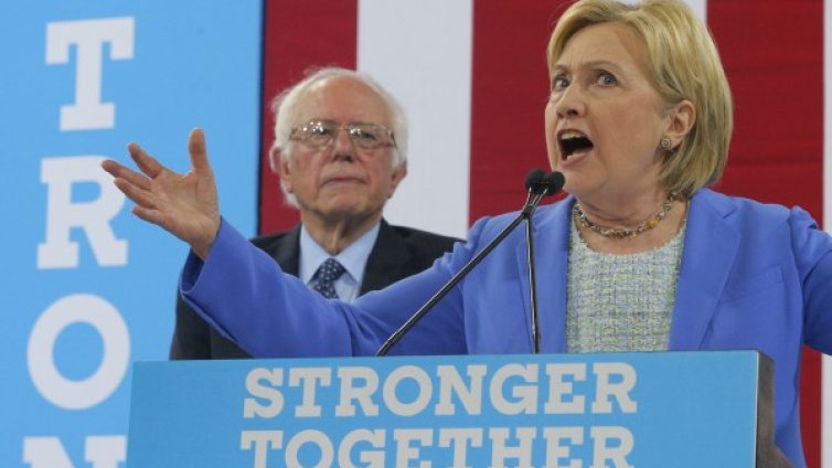 Клинтън Тръмп думаше: Можеш да сложиш червило на прасе...