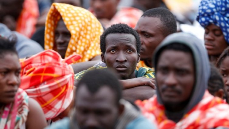 ЕС с нов план: Дом, работа и доктор за всеки бежанец