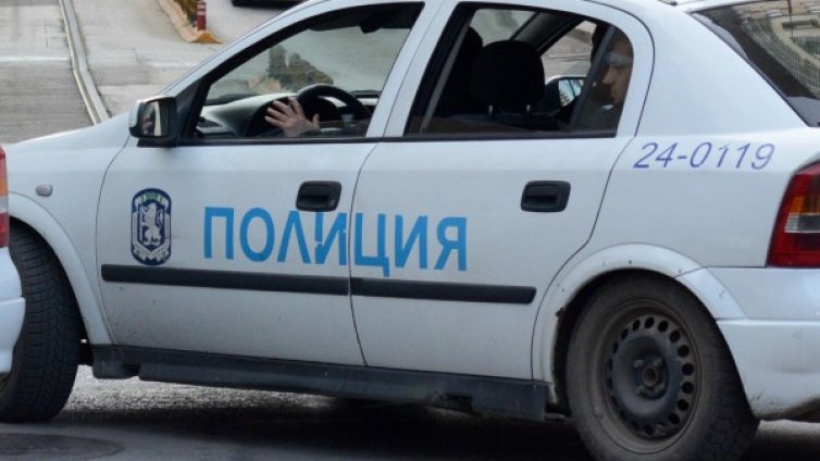 700 висшисти ни грабят и обират