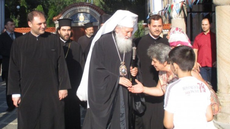 Патриархът призова да се молим "за мир по цялата земя"