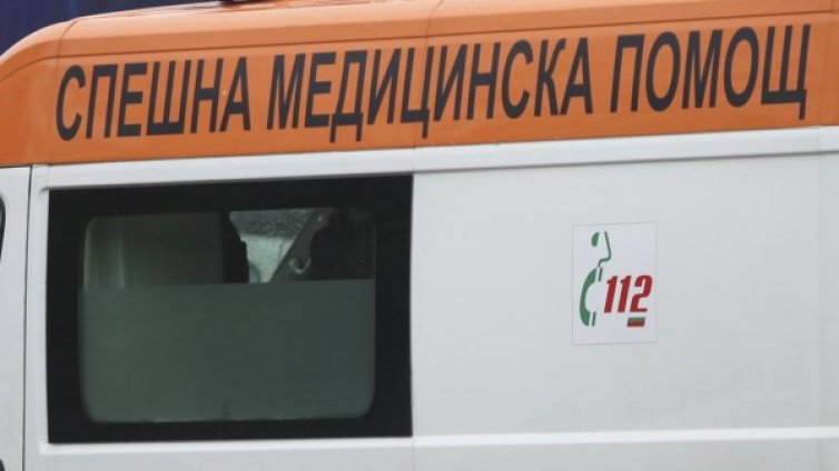 Кола отнесе велосипедист на кръстовище в Пловдив