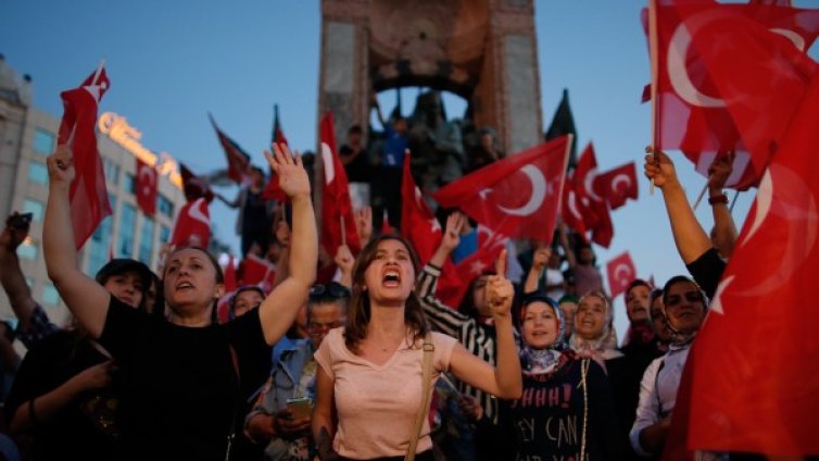 След провалилия се пуч &ndash; роди се истинският султан