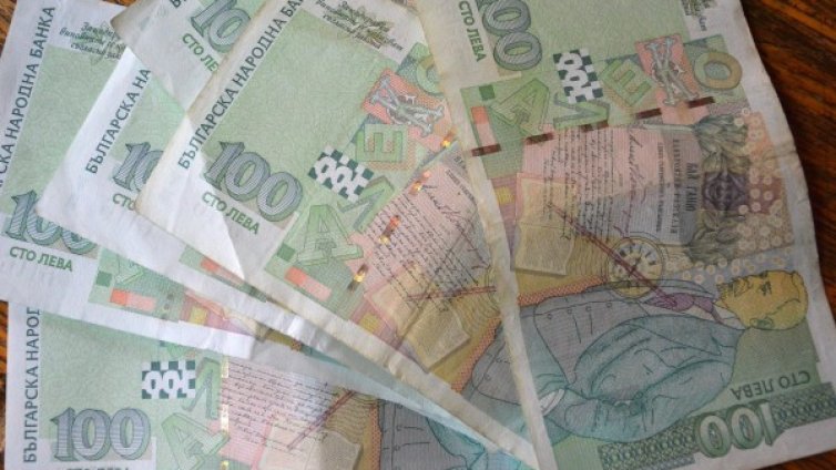 Ало апаши измъкнаха 2 бона от възрастна габровка