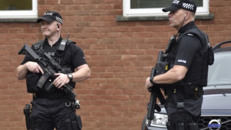 Трима мъртви след стрелба в Централна Англия