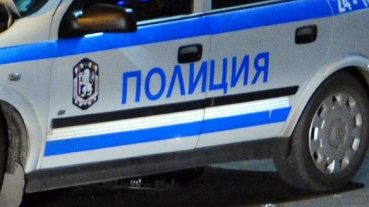 Въоръжени обраха бензиностанция в Казанлъшко