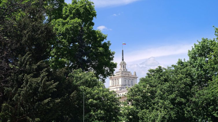 Слънчево време днес, но на места ще превали