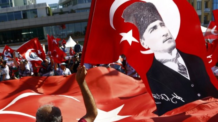 Как демокрацията и свободата в Турция ерозираха 