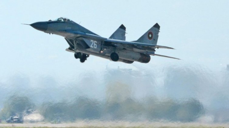 Полша ни върна първите два двигателя за МиГ-овете