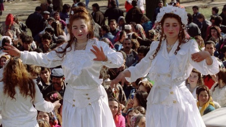 Край на "три дни яли, пили и се веселили"