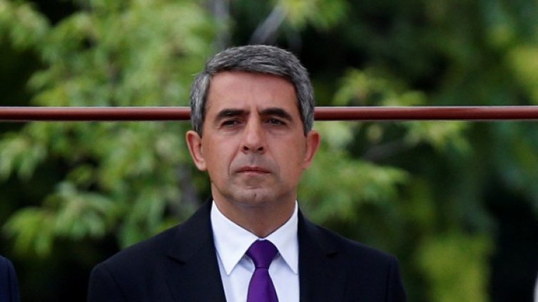 Плевнелиев доволен от орязването на референдума на Слави