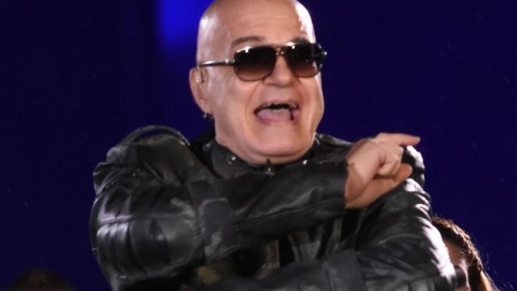 КС зорлем тикал шоумена Слави към политиката: Просят си го!