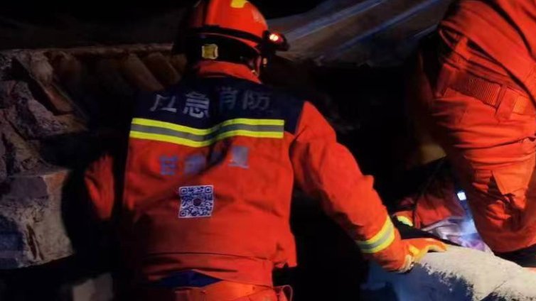 При пожар в старчески дом в Китай са загинали 20 души