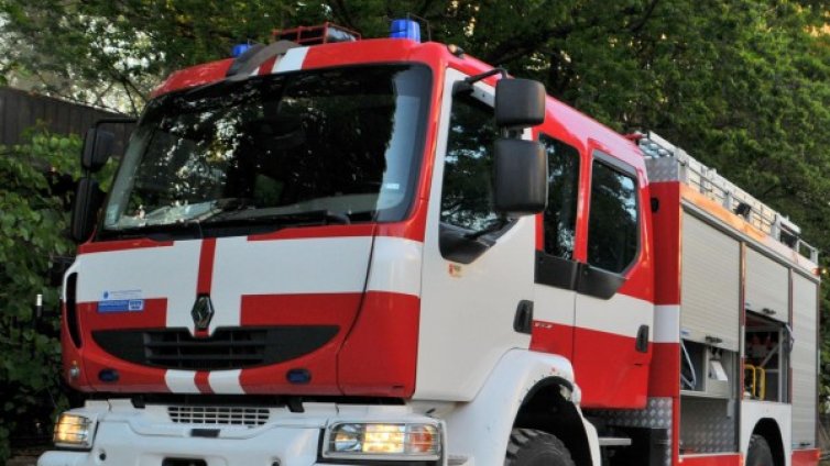 Пожар изпепели селскостопански постройки в Монтанско