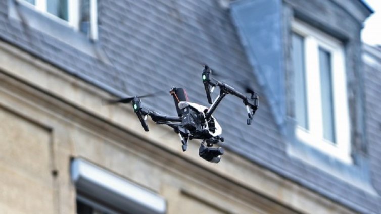 Слагат регистрационни номера и по дроновете