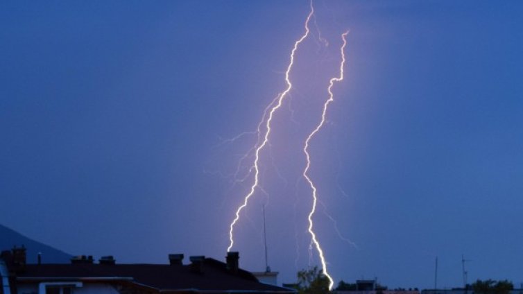 Идват още хлад и бури. После &ndash; пак жега!