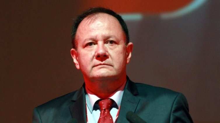 Натискали Манолова да сдаде битката за "Дондуков 2"