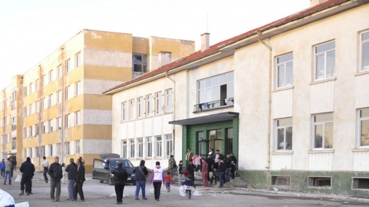 Наръгаха афганистанец при сбиване в Харманли