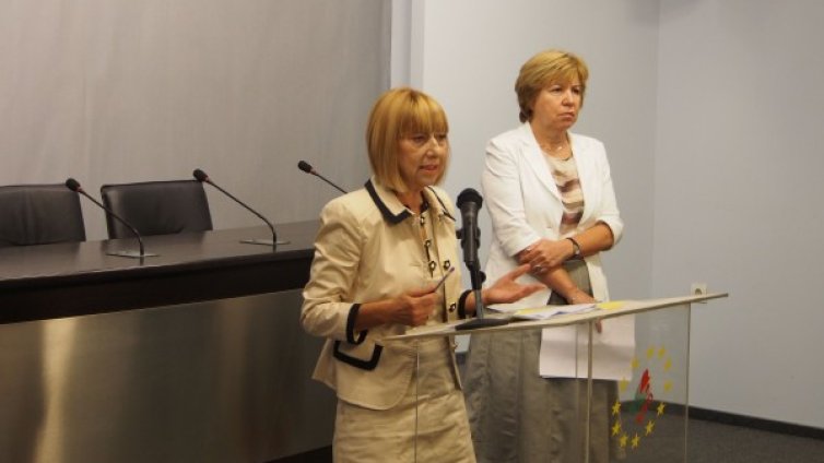 БСП иска стрес тест на Меглена Кунева в МОН