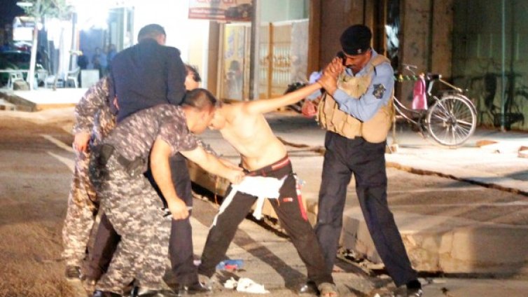 Миг преди взрива: Дете опасано с ескплозиви!