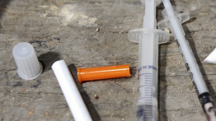 Рекордьор: Младеж зад волана, взел 3 вида дрога