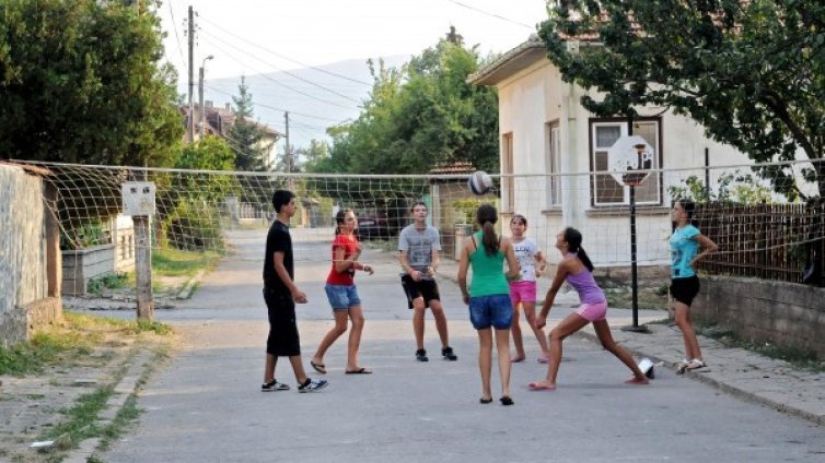 Кунева разписа: 7 ваканции в училище догодина!