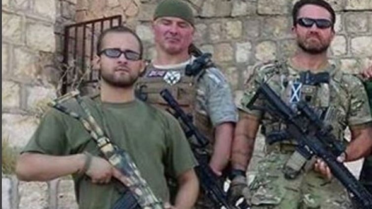 До вчера в западни униформи, а днес дават отпор на ИД