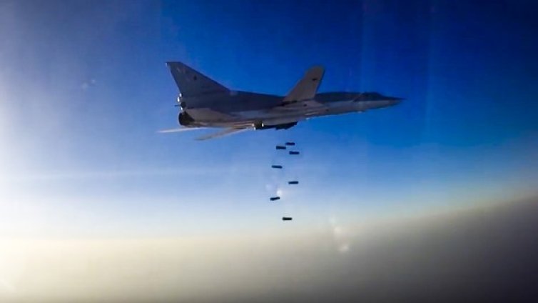 Минск се пазари с Москва, иска авиобази