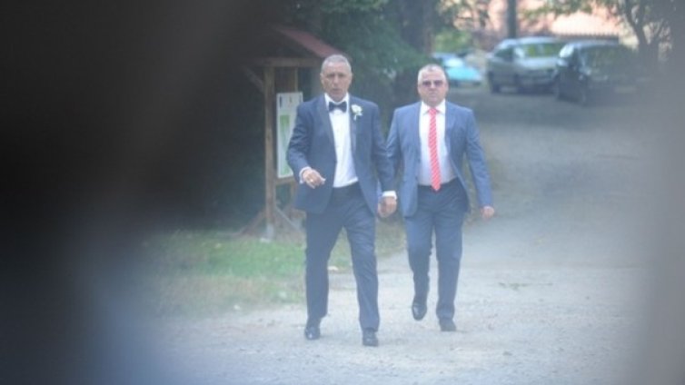 Сагата "Сватбарят Стоичков" – 10 минути ръгане, ругаене...