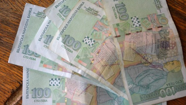 Мъже до 30 години най-често теглят кредити