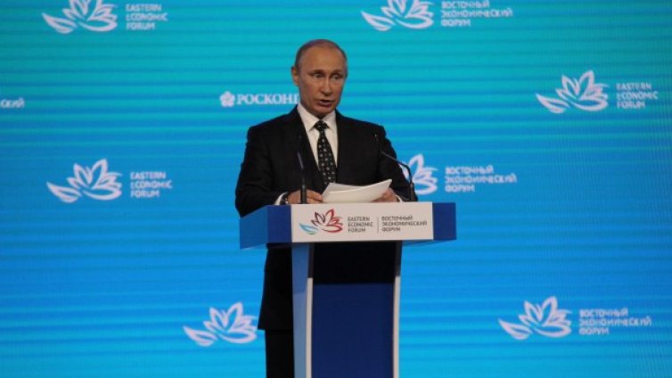 Путин съжалява за замразените отношения със САЩ