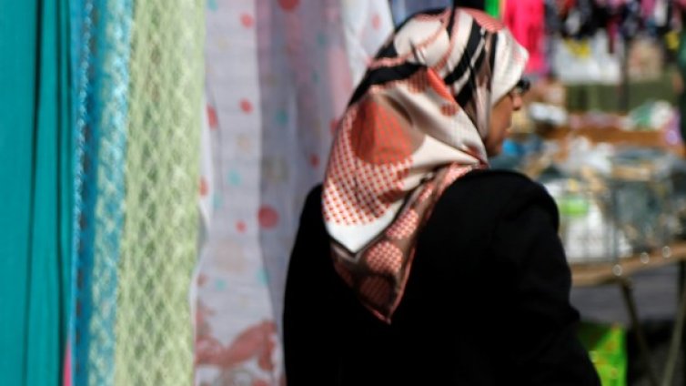 Фризьорка vs. хиджаб... Глоба от ?1000, може и затвор!