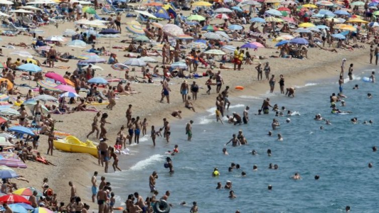 Хотелиерите в радост, сезонът продължава