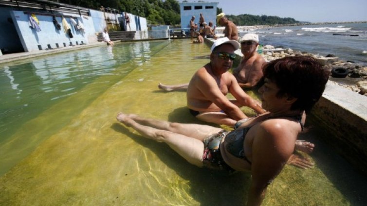 Варненци искат ток и охрана на "Топлата вода"