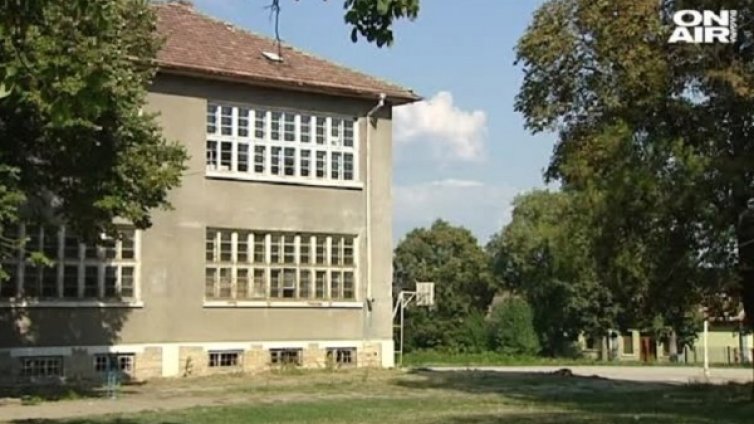 82 г. по-късно: Без школски звънец в поредното българско село