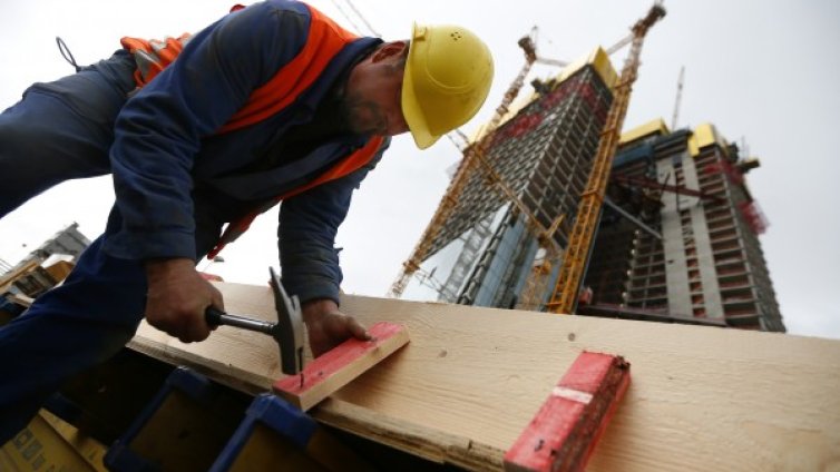 Безработицата спада и през август – до 8%