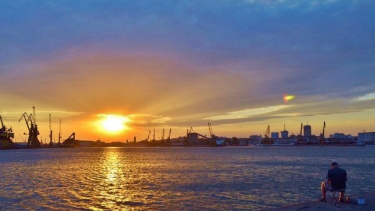 Температурен рекорд в Бургас &ndash; 33.4&deg;C днес!